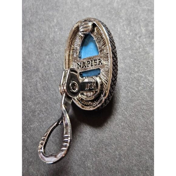 Napier gold tone and silver tone oval green clip on earrings - Picture 8 of 8